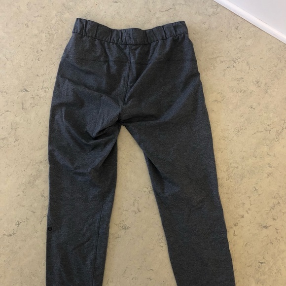 Size 8 Lululemon joggers - Picture 3 of 4